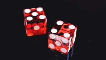 Kumar oynayanların finansal hatalarını önlemenin yolları